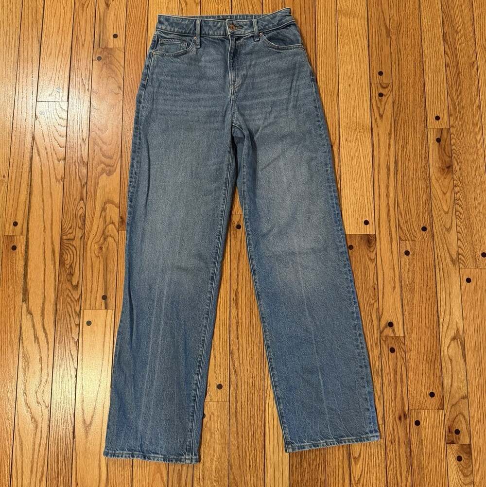 Express Women’s Relaxed Straight High Rise Stretch Jeans Size 4 Long Medium Wash